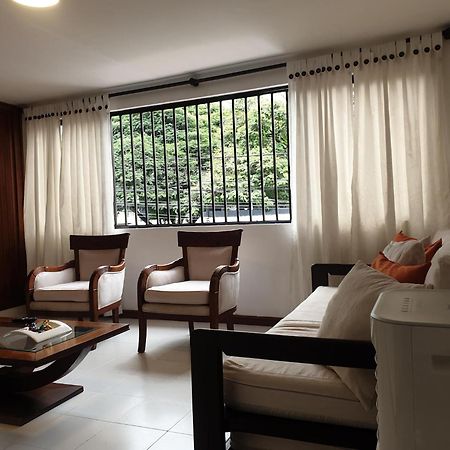 Apartamento Norte Barrio La Flora Con Parqueadero Daire Cali Dış mekan fotoğraf