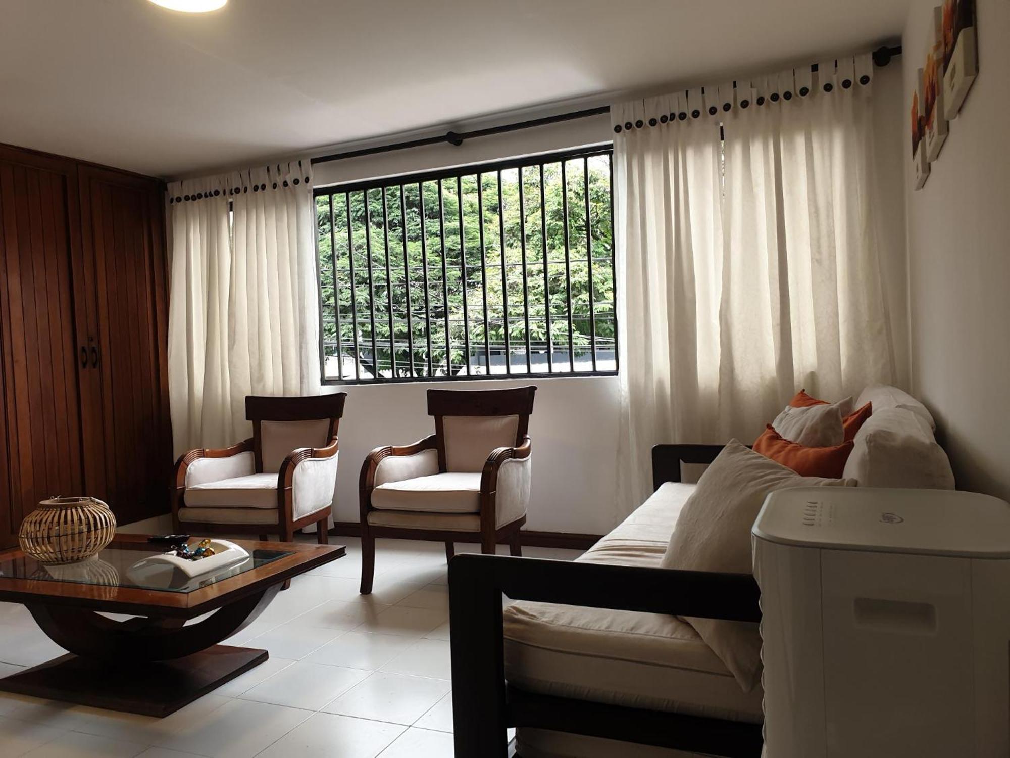 Apartamento Norte Barrio La Flora Con Parqueadero Daire Cali Dış mekan fotoğraf